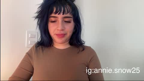 JEANNE no olvides seguirme dont forget follow me  uu online show from 02.28.25