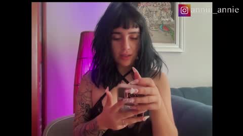 Snapshot of annie_snow_ chatting on 09.24.25 JEANNE no olvides seguirme dont forget follow me uu online show from 09.24.25