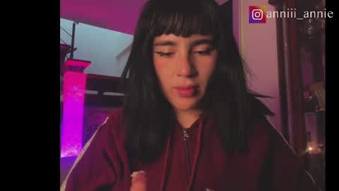 Snapshot of annie_snow_ chatting on 10.06.25 JEANNE no olvides seguirme dont forget follow me uu online show from 10.06.25