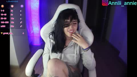 JEANNE no olvides seguirme dont forget follow me  uu online show from 02.28.26