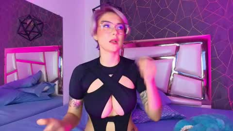 Snapshot of annie_swan chatting on 11.03.25 Annie online show from 11.03.25