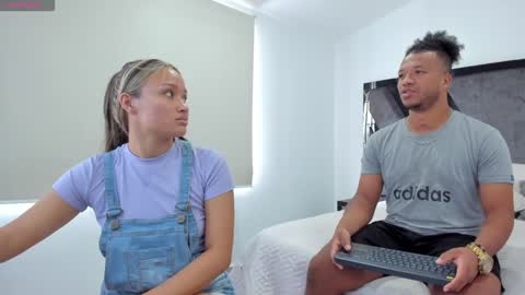 Snapshot of annieandstefan chatting on 01.08.25 Annie and Stefan online show from 01.08.25