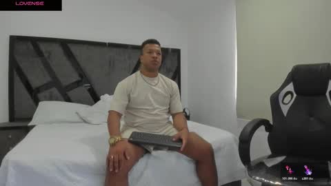 Snapshot of annieandstefan chatting on 10.25.25 Annie and Stefan online show from 10.25.25