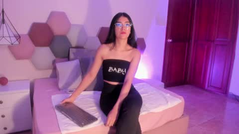 Annie Bluee online show from 06.08.26