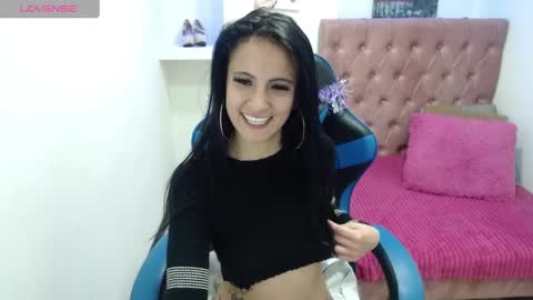 Anniee online show from 01.04.25