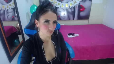 Anniee online show from 02.05.25