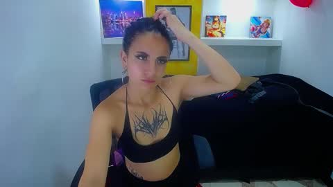Anniee online show from 02.17.25