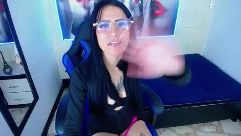 Snapshot of anniee_x chatting on 01.17.26 Anniee online show from 01.17.26