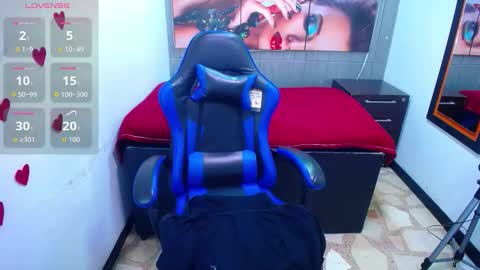 Snapshot of anniee_x chatting on 02.17.26 Anniee online show from 02.17.26