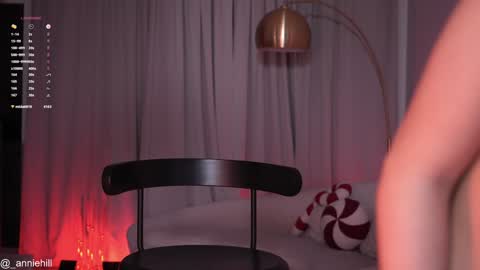 anniehillofficial_ online show from 01.06.25