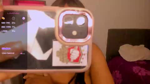Snapshot of anniejasmin_ chatting on 09.19.25 A N N I E online show from 09.19.25