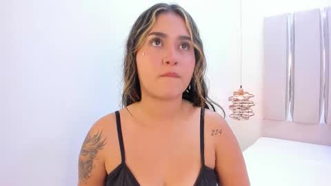 annielourent online show from 09.14.25