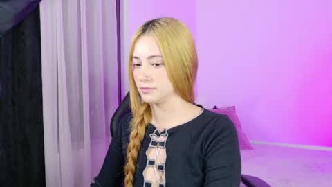 Annie online show from 05.22.26