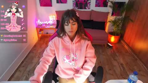 Snapshot of anniesweett01 chatting on 02.11.25 Annie FROM 8AM TO 4PM CDT online show from 02.11.25