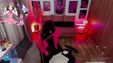 Snapshot of anniesweett01 chatting on 09.19.25 Annie FROM 8AM TO 4PM CDT online show from 09.19.25