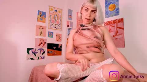 annietinky online show from 02.24.26