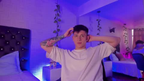 Annie  Alex online show from 12.08.24