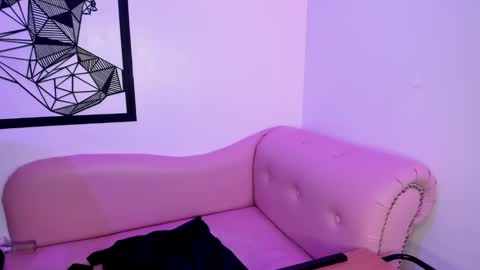 Annie Evans  online show from 02.17.25