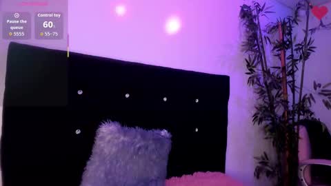 Annie Evans  online show from 09.13.25