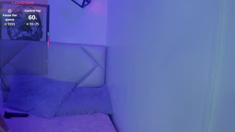 Annie Evans  online show from 09.15.25