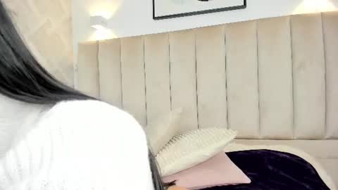 Snapshot of anniie_queen chatting on 06.18.26 Annie Queen online show from 06.18.26