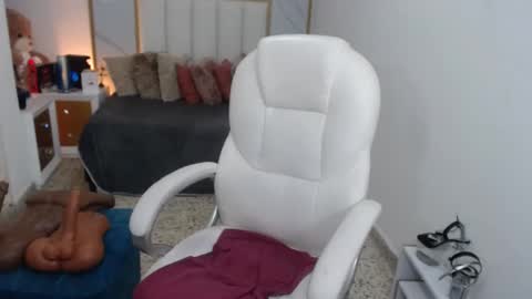 Snapshot of annita_cooper_ chatting on 02.12.25 anna online show from 02.12.25