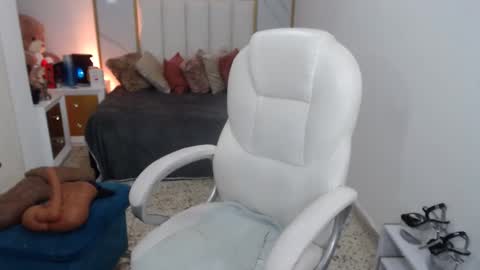 Snapshot of annita_cooper_ chatting on 02.25.25 anna online show from 02.25.25