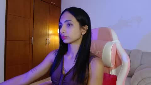 AnnaS online show from 12.21.25