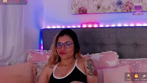 Snapshot of anntonellalee chatting on 10.15.25 Antonella Lee online show from 10.15.25