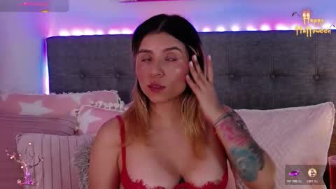 Snapshot of anntonellalee chatting on 10.24.25 Antonella Lee online show from 10.24.25