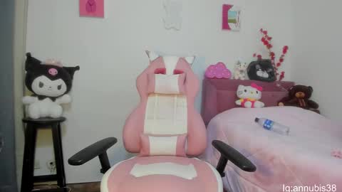 SOFIA INDEPENDENT MODEL online show from 01.10.25