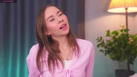 Annuetta online show from 12.05.25