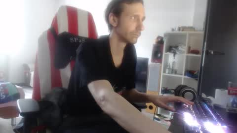 LoyalDog online show from 04.02.26