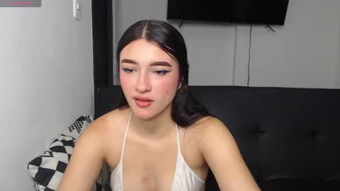 Snapshot of anny_naf chatting on 10.20.25 Anny online show from 10.20.25