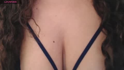 Snapshot of anny_riveraa chatting on 01.04.25 Anny online show from 01.04.25