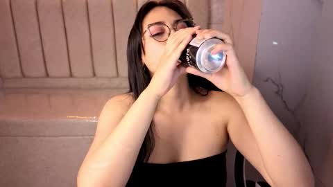 Live 1500am 2100pm COLOMBIAN HOUR online show from 11.30.25