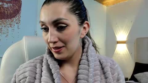 Snapshot of anny_sweet72 chatting on 02.13.25 Anny online show from 02.13.25