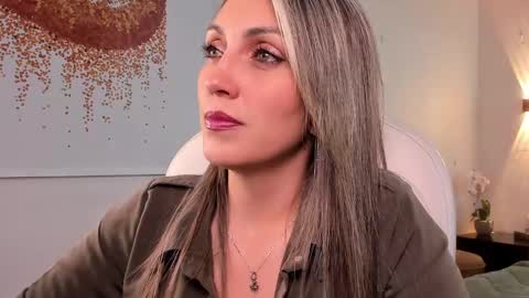 Snapshot of anny_sweet72 chatting on 02.24.25 Anny online show from 02.24.25