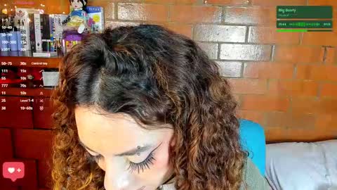 Snapshot of annycolin chatting on 09.29.25 Anny  IG online show from 09.29.25