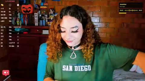 Snapshot of annycolin chatting on 11.04.25 Anny  IG online show from 11.04.25