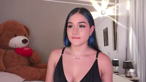    online show from 11.05.25