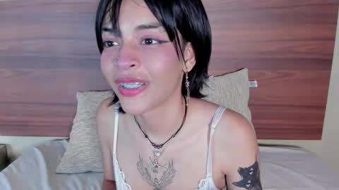 Snapshot of annykitty_ chatting on 09.23.25 Anny Kitty online show from 09.23.25