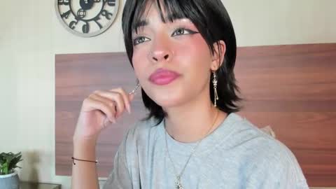 Snapshot of annykitty_ chatting on 09.24.25 Anny Kitty online show from 09.24.25