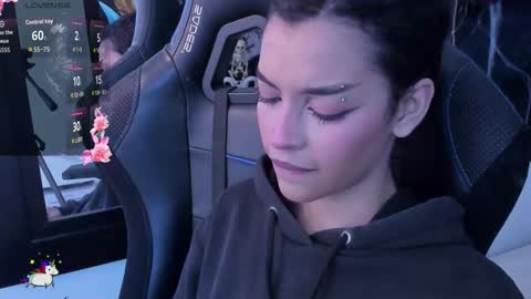 Snapshot of annykitty_ chatting on 10.23.25 Anny Kitty online show from 10.23.25