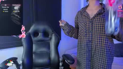 Snapshot of annykitty_ chatting on 10.30.25 Anny Kitty online show from 10.30.25