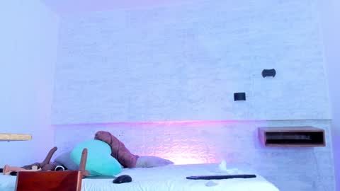 Annyluna online show from 01.04.25