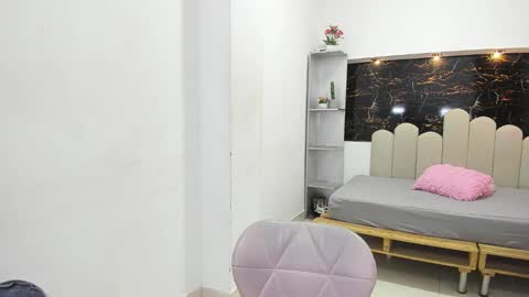 Anny online show from 10.15.25