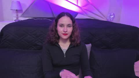 Snapshot of annythomsonn chatting on 12.11.24 AnnyT online show from 12.11.24