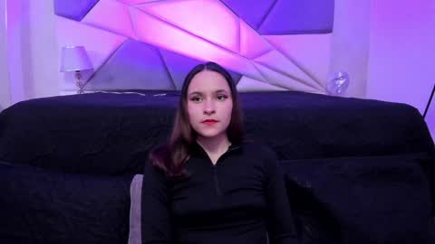 Snapshot of annythomsonn chatting on 12.30.24 AnnyT online show from 12.30.24