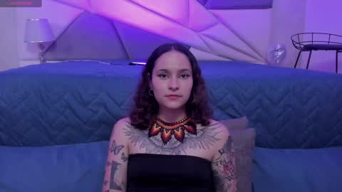 Snapshot of annythomsonn chatting on 01.05.25 AnnyT online show from 01.05.25